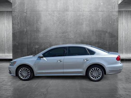 2016 Volkswagen Passat 1.8T SE