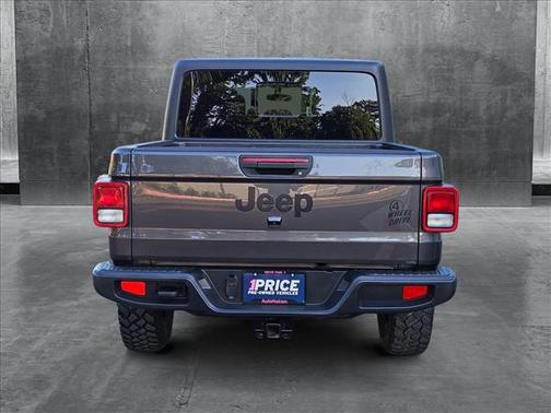 2022 Jeep Gladiator Sport