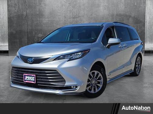 2021 Toyota Sienna XLE 8 Passenger