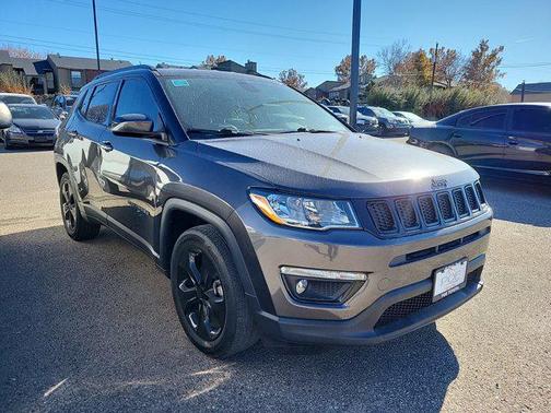 Photo 3 of 3 of 2018 Jeep Compass Latitude