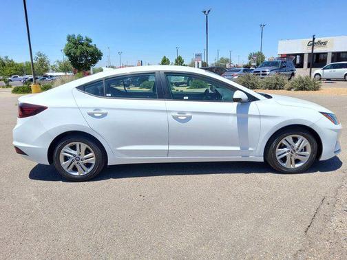 Photo 2 of 33 of 2020 Hyundai Elantra SEL