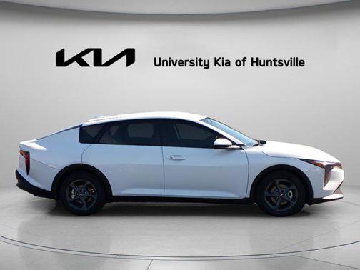 Snow White Pearl 2026 Kia K4 LXS