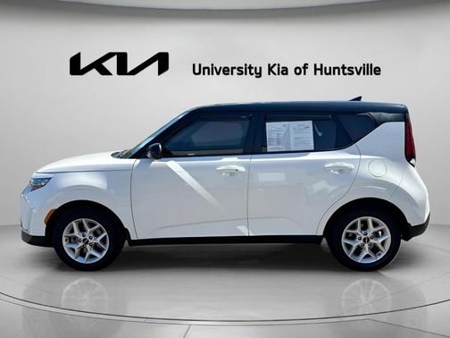 Clear White/Black Roof 2024 Kia Soul S