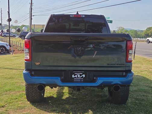 Diamond Black Crystal Pearlcoat 2022 RAM 1500 Big Horn/Lone Star