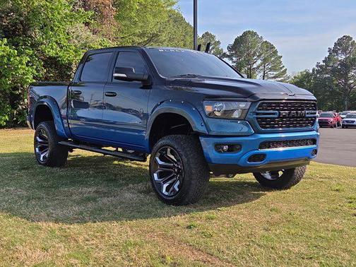 Diamond Black Crystal Pearlcoat 2022 RAM 1500 Big Horn/Lone Star