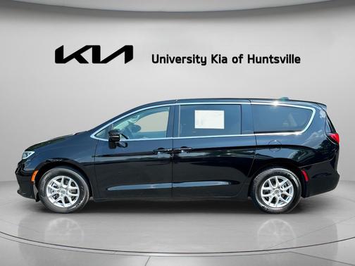 Diamond Black Crystal Pearlcoat 2024 Chrysler Pacifica Touring L