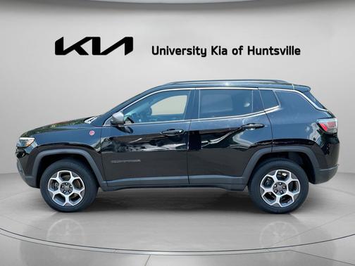 Diamond Black Crystal Pearlcoat 2022 Jeep Compass Trailhawk