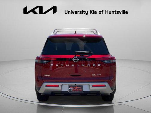 2023 Nissan Pathfinder SL 4WD