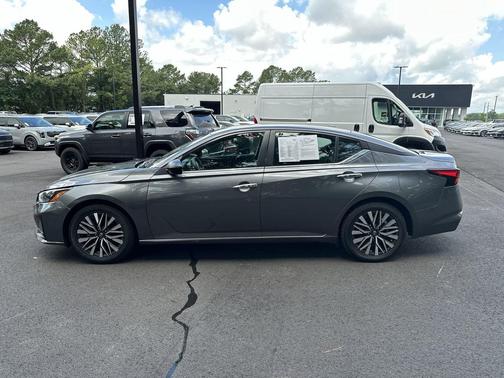 Gun Metallic 2024 Nissan Altima 2.5 SV