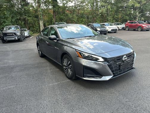 Gun Metallic 2024 Nissan Altima 2.5 SV
