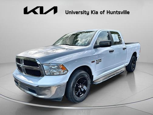 Bright White Clearcoat 2019 RAM 1500 SLT