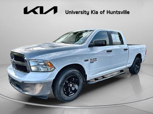 Bright White Clearcoat 2019 RAM 1500 SLT