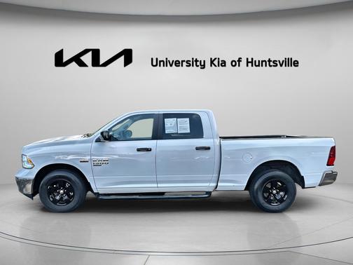 Bright White Clearcoat 2019 RAM 1500 SLT