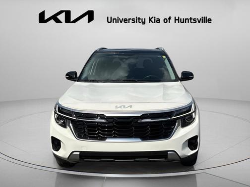 Clear White/Black Roof 2024 Kia Seltos S