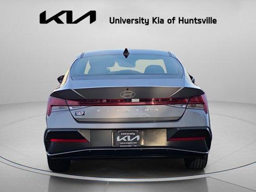 Fluid Metal 2025 Hyundai ELANTRA SEL