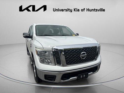 2017 Nissan Titan SV