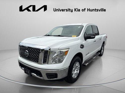2017 Nissan Titan SV