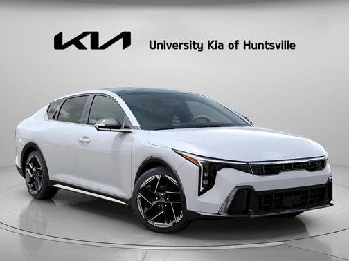 Snow White Pearl 2026 Kia K4 GT-Line