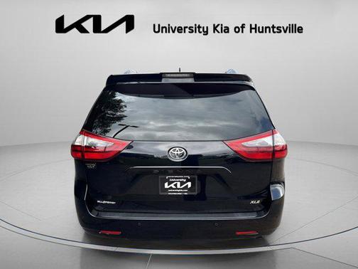 2020 Toyota Sienna XLE Premium