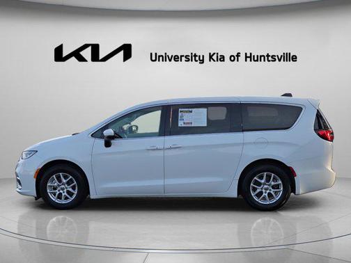 Bright White Clearcoat 2023 Chrysler Pacifica Touring L