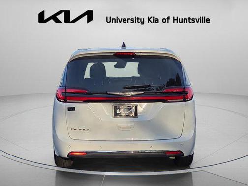 Bright White Clearcoat 2023 Chrysler Pacifica Touring L