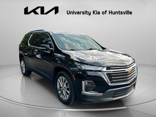 Mosaic Black Metallic 2022 Chevrolet Traverse LT Cloth