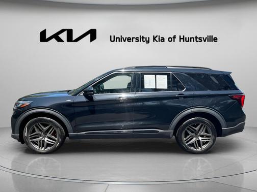 Black Metallic 2025 Ford Explorer ST-Line