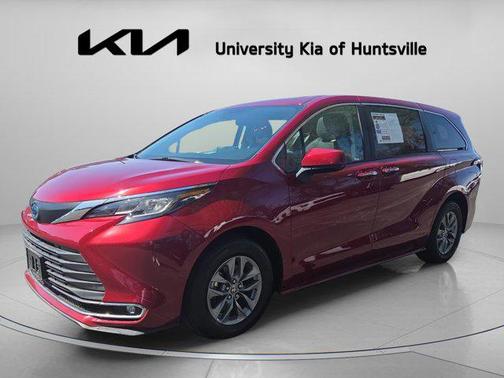 2022 Toyota Sienna XLE