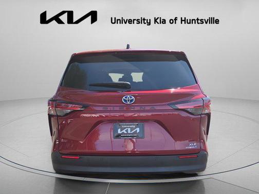 2022 Toyota Sienna XLE