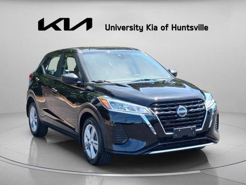 Super Black 2024 Nissan Kicks S