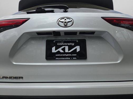 2022 Toyota Highlander L