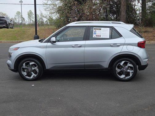 2022 Hyundai VENUE SEL