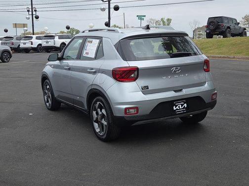 2022 Hyundai VENUE SEL