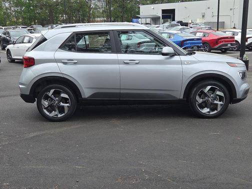 2022 Hyundai VENUE SEL