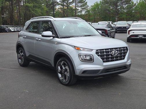 2022 Hyundai VENUE SEL