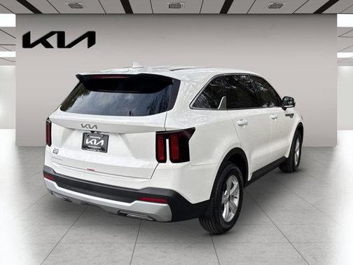 2025 Kia Sorento LX