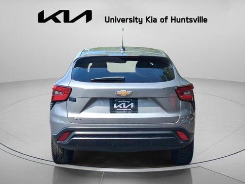 Sterling Gray Metallic 2024 Chevrolet Trax LS