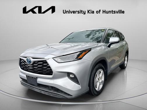 Celestial Silver Metallic 2022 Toyota Highlander Hybrid LE