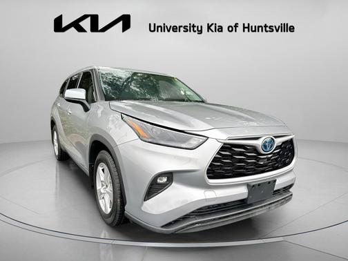 Celestial Silver Metallic 2022 Toyota Highlander Hybrid LE