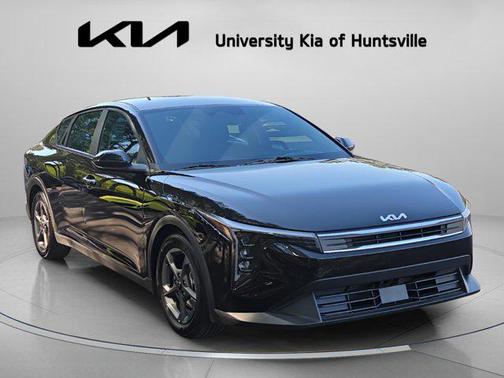 Aurora Black Pearl 2025 Kia K4 LXS
