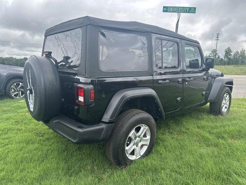 2022 Jeep Wrangler Unlimited Sport
