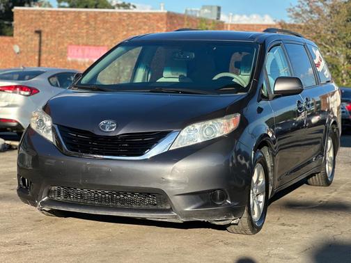 2011 Toyota Sienna LE