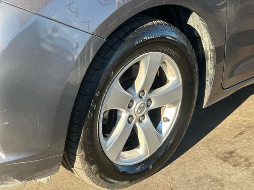 2011 Toyota Sienna LE