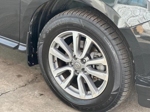 2016 Nissan Pathfinder SV