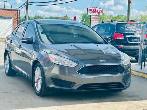 GREY 2016 Ford Focus SE