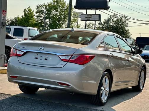 2011 Hyundai SONATA Limited