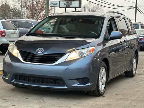 2014 Toyota Sienna LE