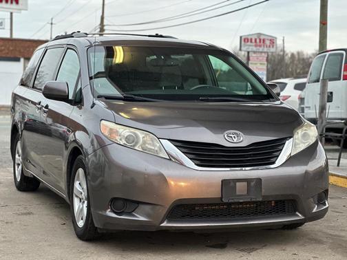 2012 Toyota Sienna LE