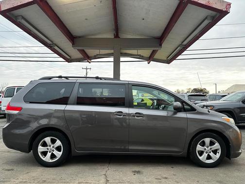 2012 Toyota Sienna LE