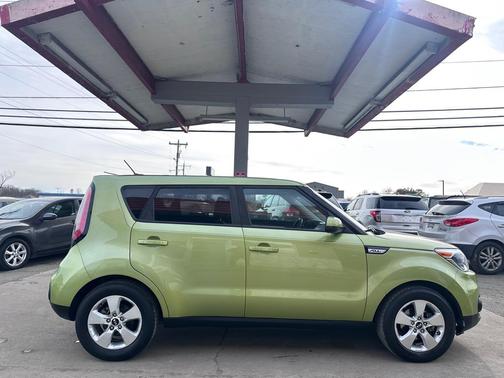 2017 Kia Soul Base